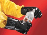 Chemické pracovní rukavice vás ochrání před kyselinou, louhem i postřiky
